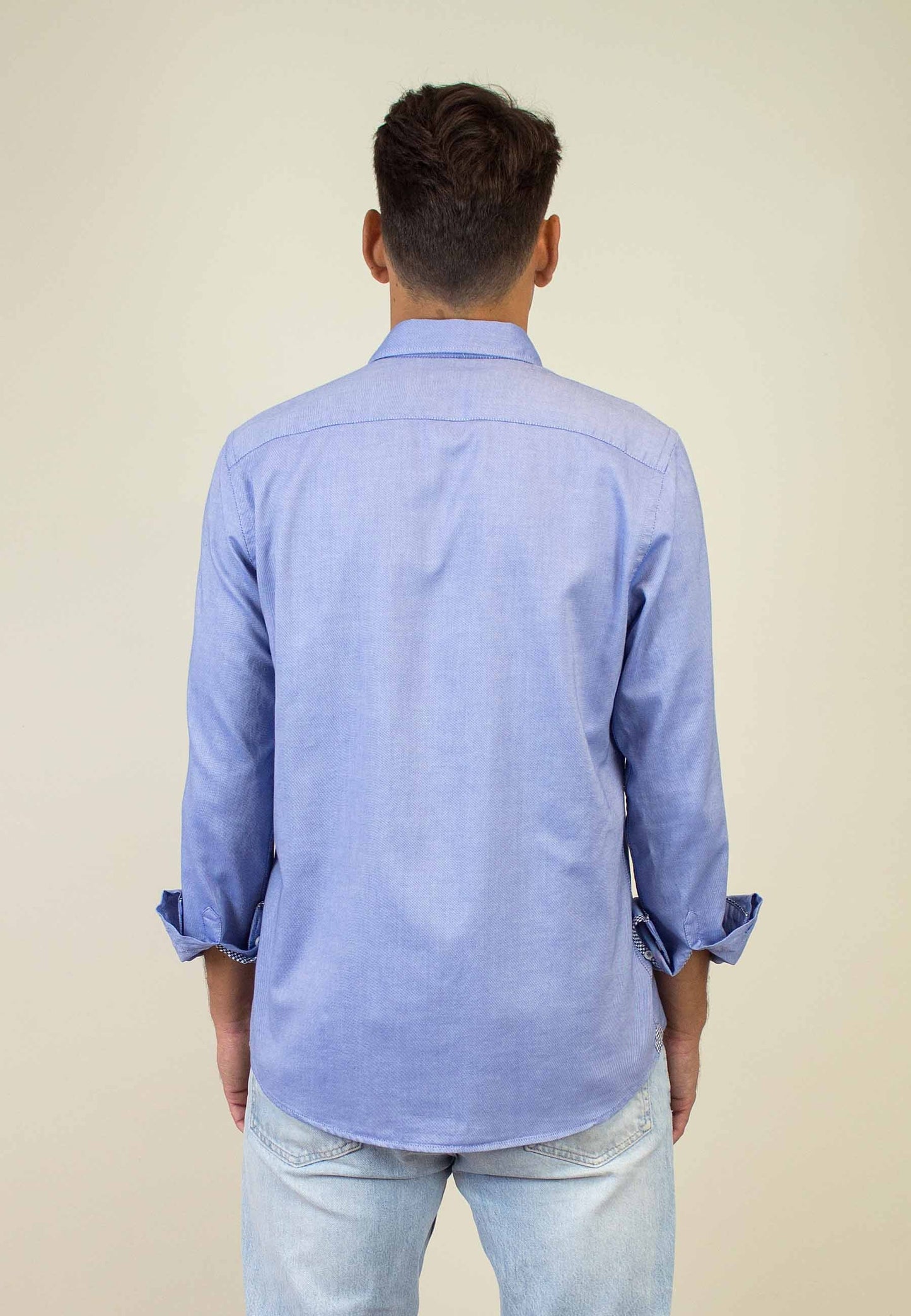 Men's oxford shirt in a shade of medium blue - a classic in a fresh edition "Camisa oxford lavado azul kankunan medio"