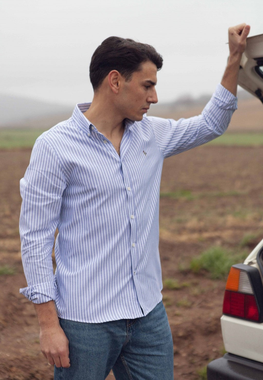 Oxford shirt in navy blue - elegance and universal style "Camisa Lauda marino"