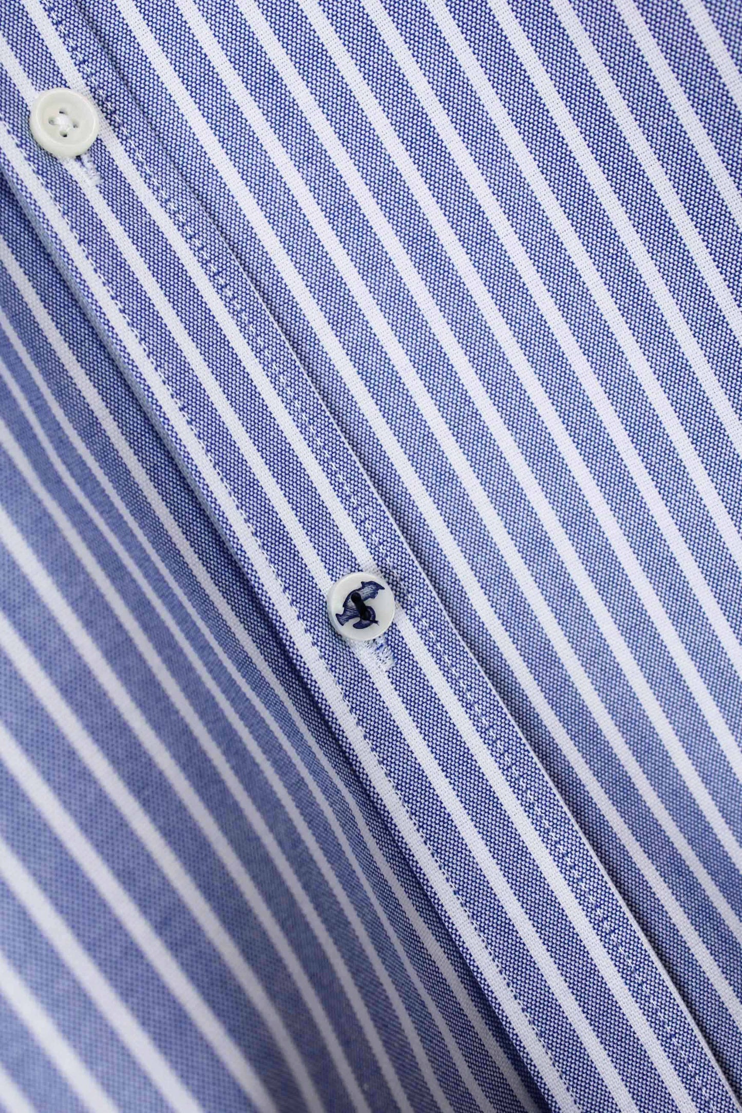 Oxford shirt in navy blue - elegance and universal style "Camisa Lauda marino"