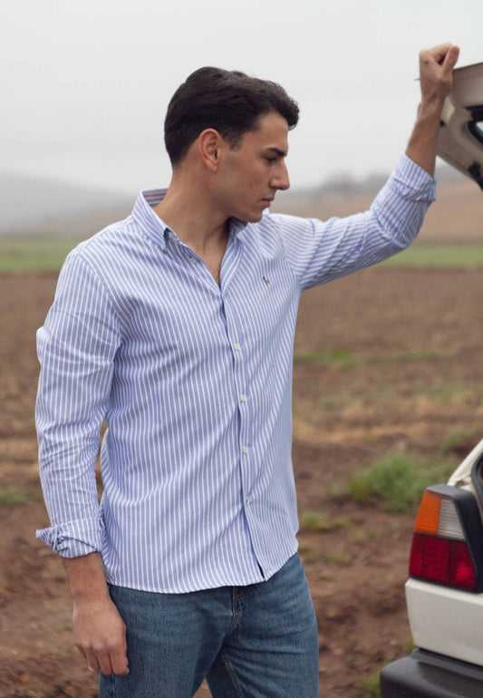 Oxford shirt in navy blue - elegance and universal style "Camisa Lauda marino"